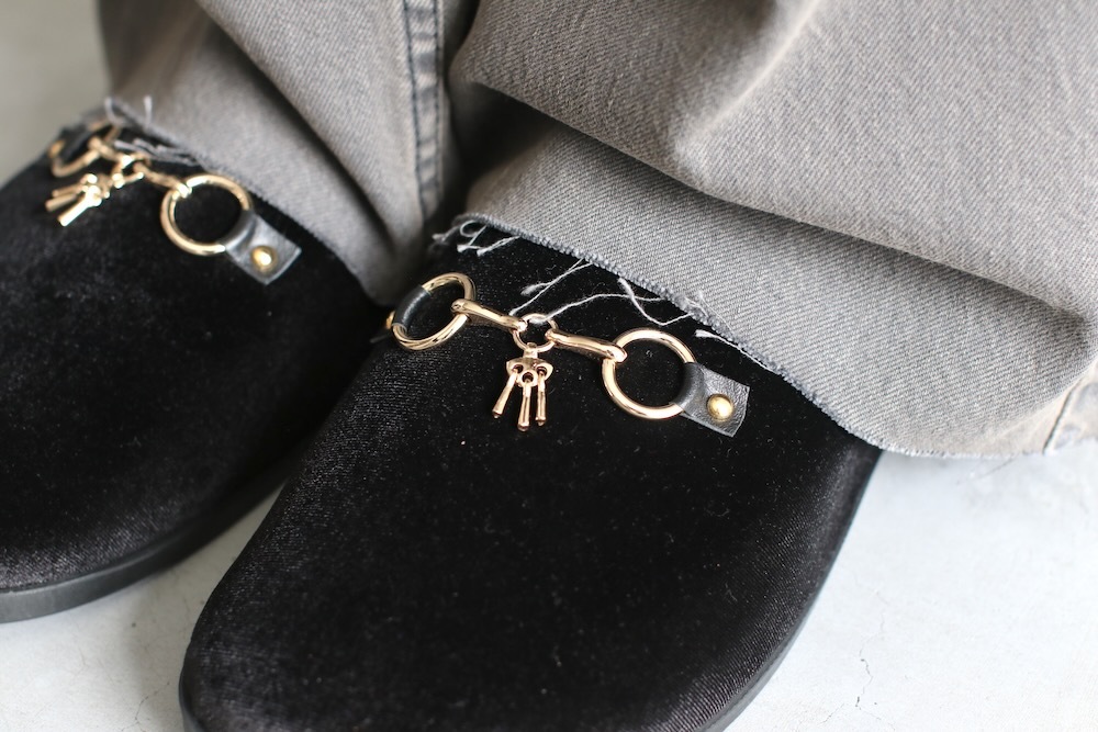 Needles(�ˡ��ɥ륺) "Bit Tassel Velvet Slip-In"