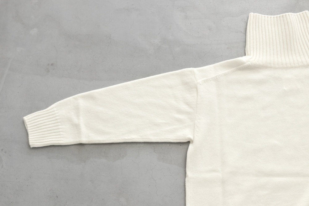 TOUJOURS トゥジューCOTTON SWEAT WOMEN'S】TOUJOURS（トゥジュー）“Turtle Neck Side Slit Big