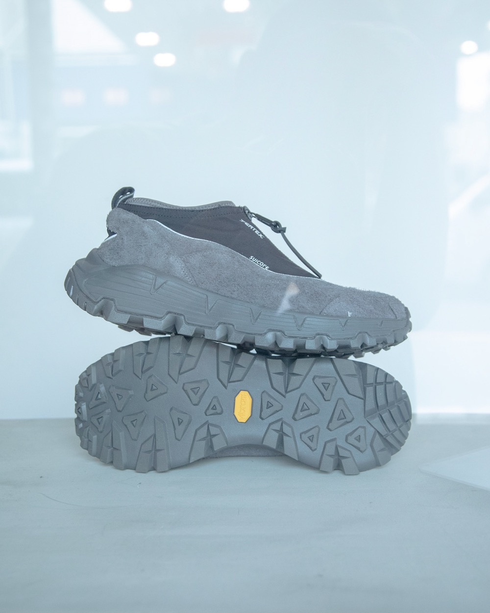 ��limited��F/CE. �� Suicoke(���� �������� �� �������å�) "AKK-ZIP-FCE"