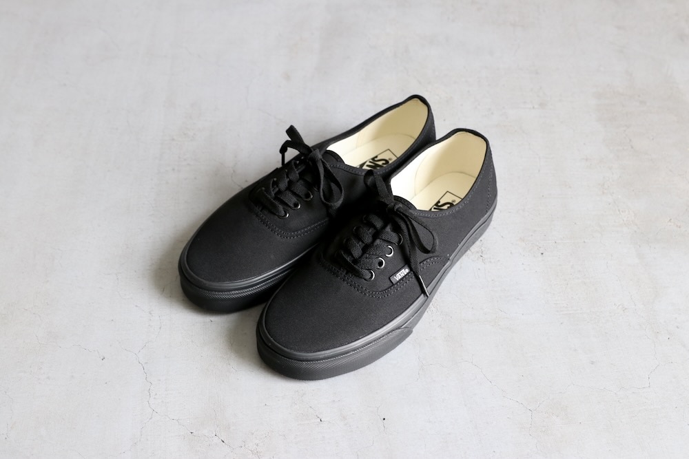 WOMEN'SVANS() "UA AUTHENTIC BLACK/BLACK"