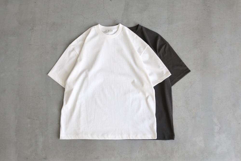 ATON (ȥ) "FRESCA PLATE OVERSIZED T-SHIRT"