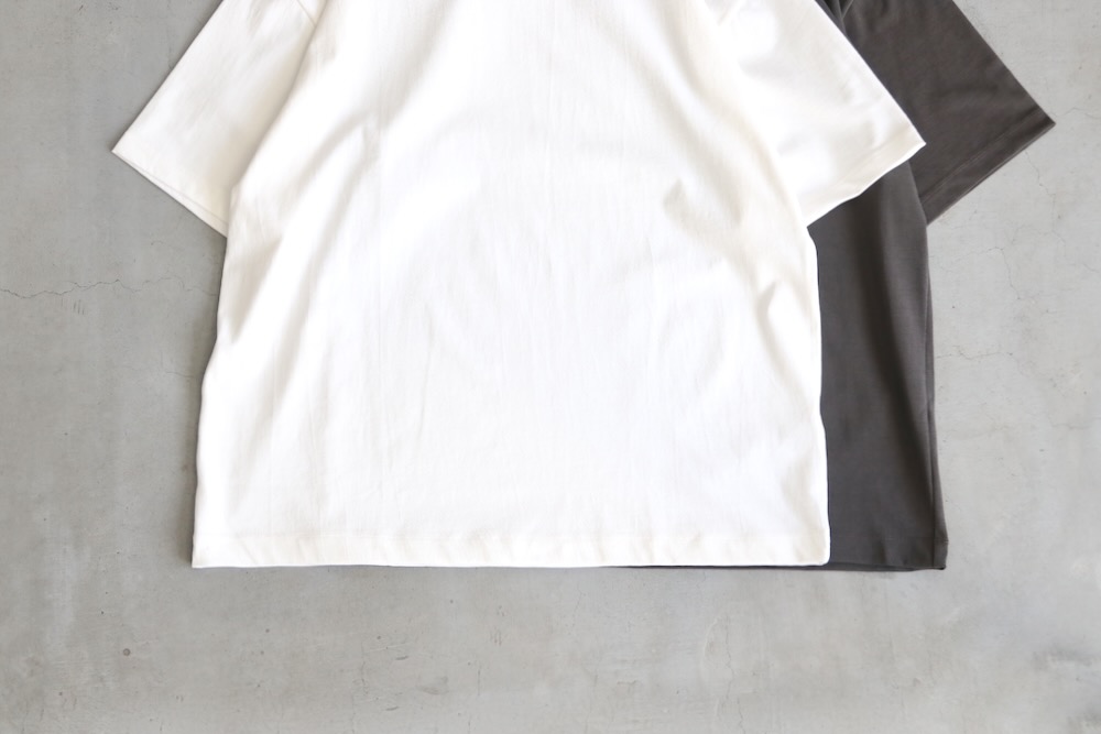 ATON (ȥ) "FRESCA PLATE OVERSIZED T-SHIRT"