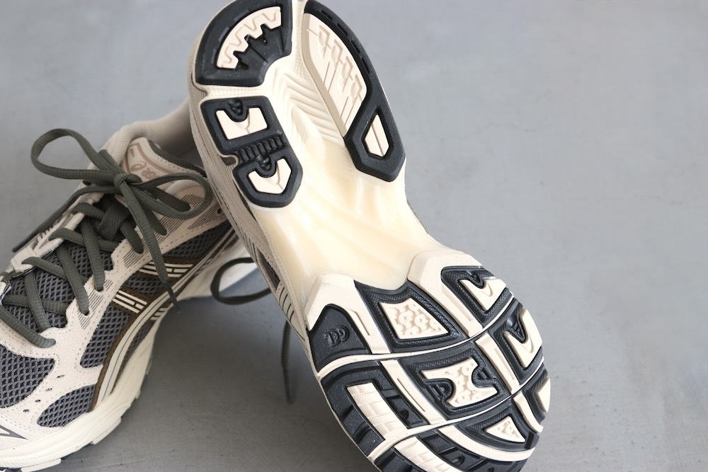 ASICS (å) "GEL-KAYANO 14 TRUFFLE GREY / OATMEAL"