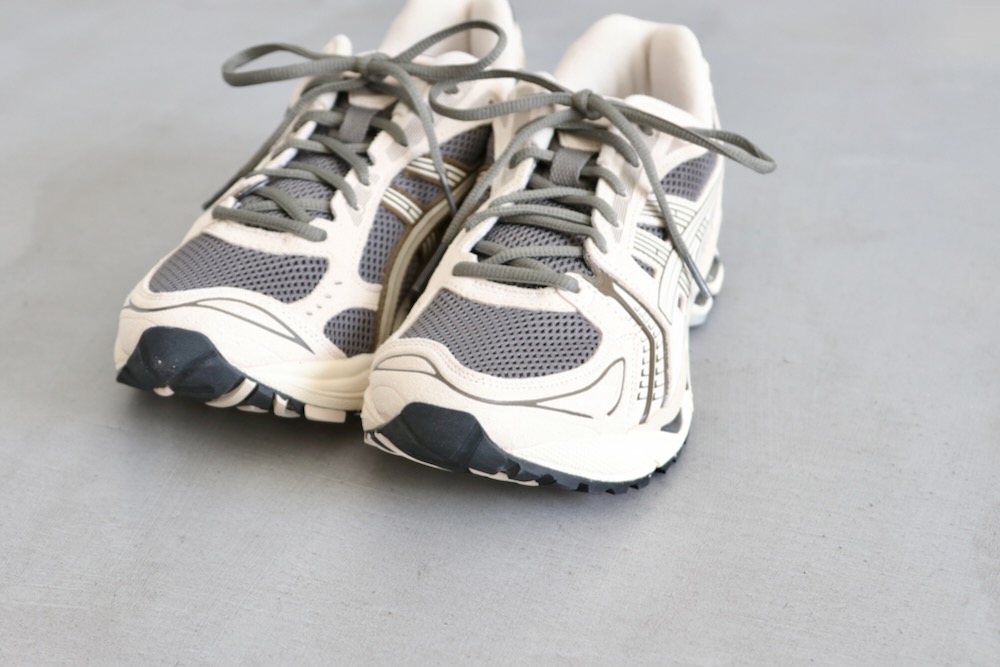 ASICS (å) "GEL-KAYANO 14 TRUFFLE GREY / OATMEAL"