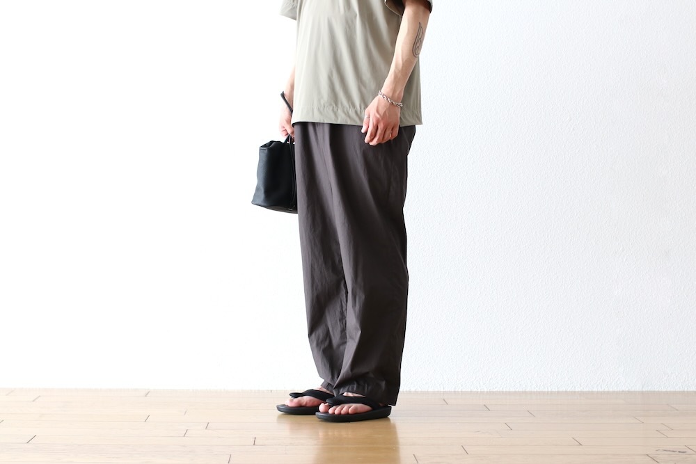 ATON (ȥ) "COTTON LAWN WIDE EASY PANTS"