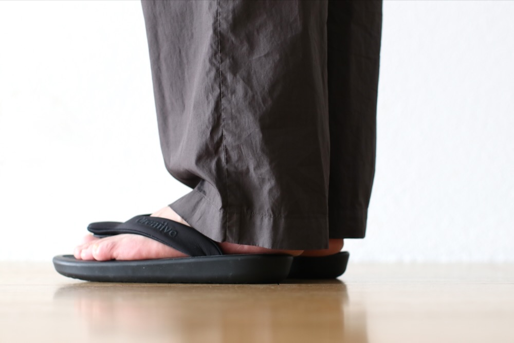 ATON (ȥ) "COTTON LAWN WIDE EASY PANTS"