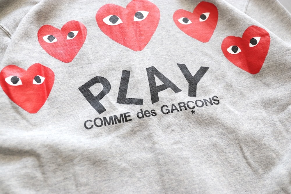 PLAY COMME des GARCONS(�ץ쥤 ���� �� ����륽��) "SWEATSHIRT RED EMBLEM GREY AX-T250-051"