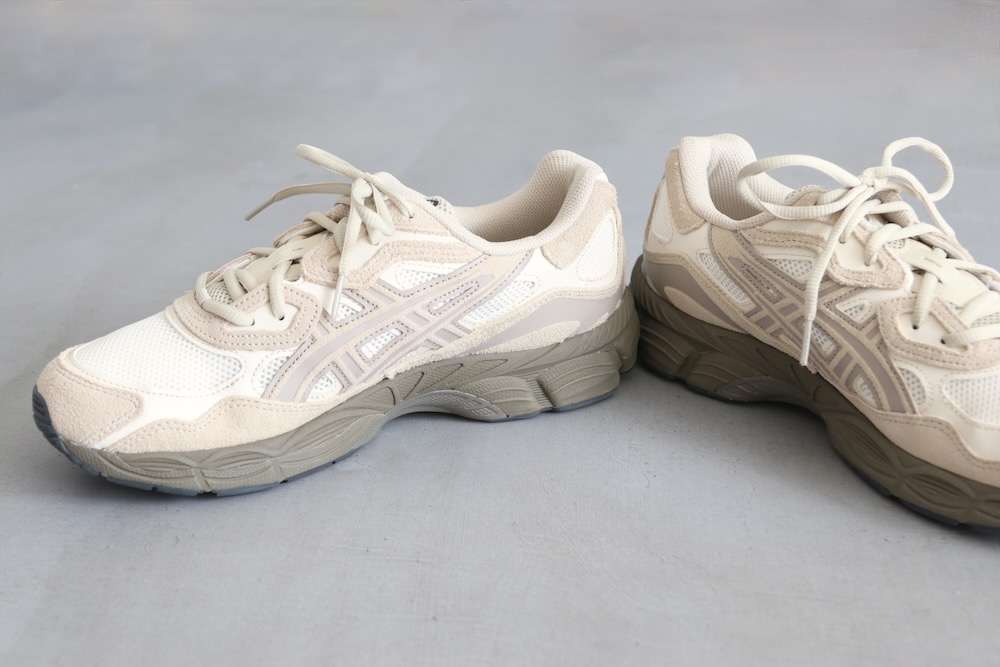 ASICS (å) "GEL-NYC (GLACIER GREY/GRAVELCREAM/PUTTY)"
