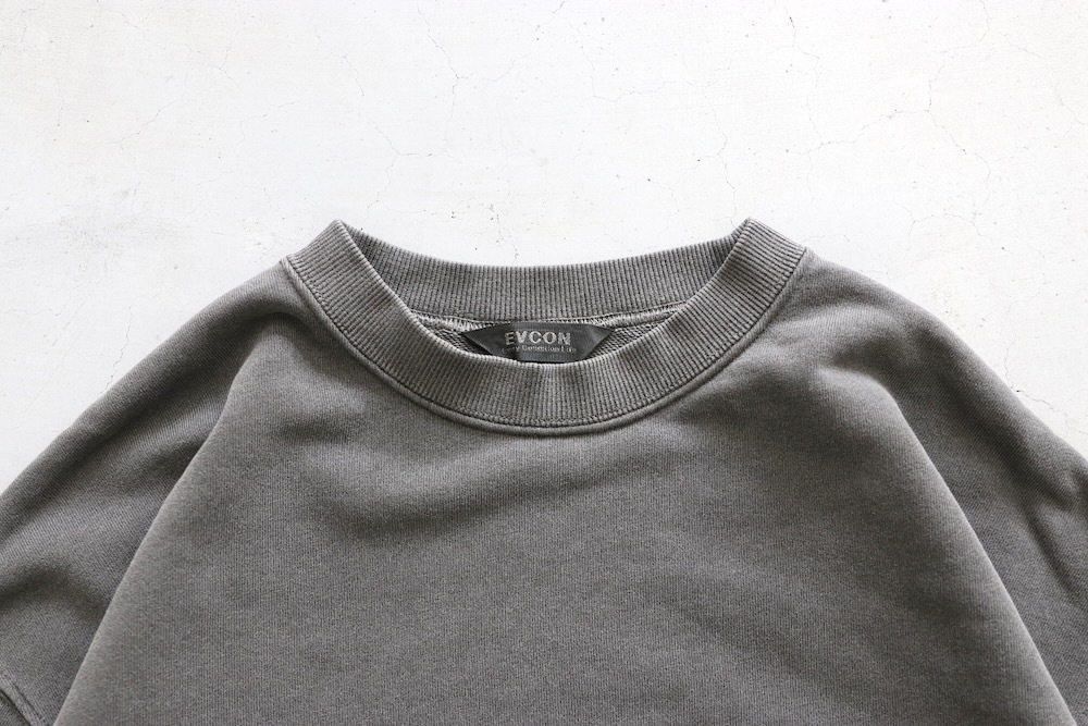 EVCON (���ӥ���) "PIGMENT CREW NECK SWEAT"