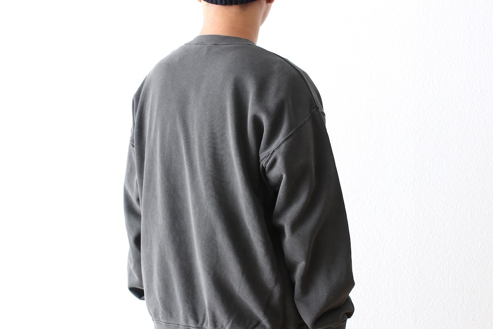 EVCON (���ӥ���) "PIGMENT CREW NECK SWEAT"