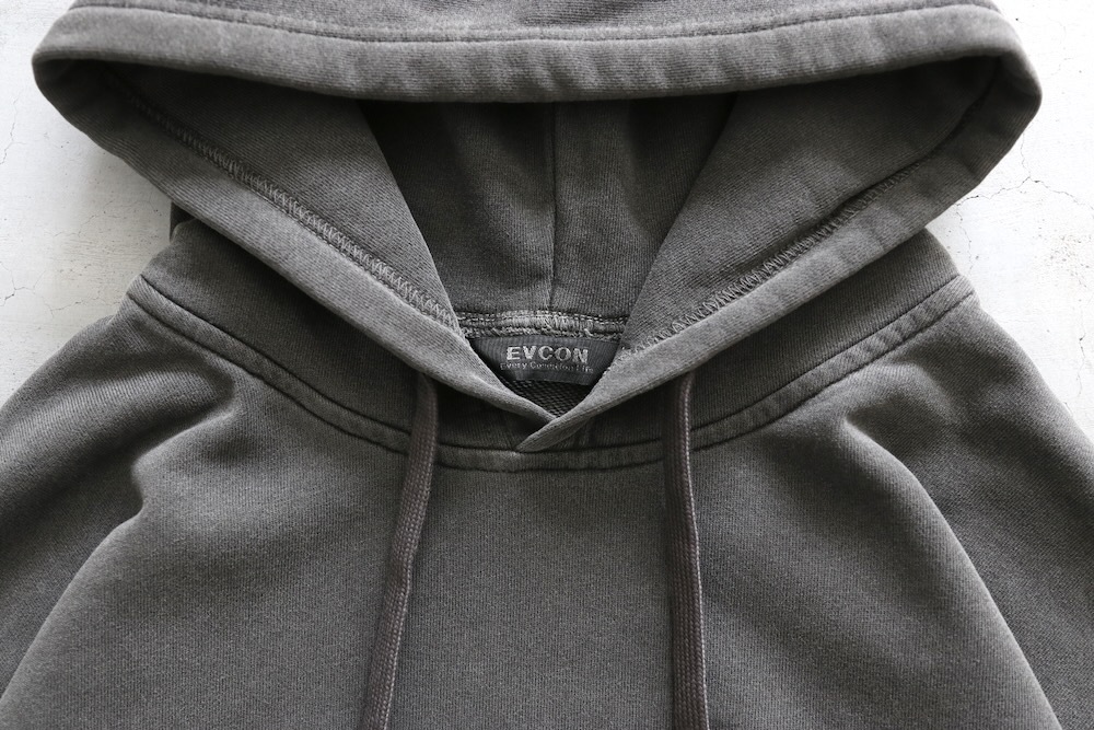 EVCON (���ӥ���) "PIGMENT SWEAT PARKA"
