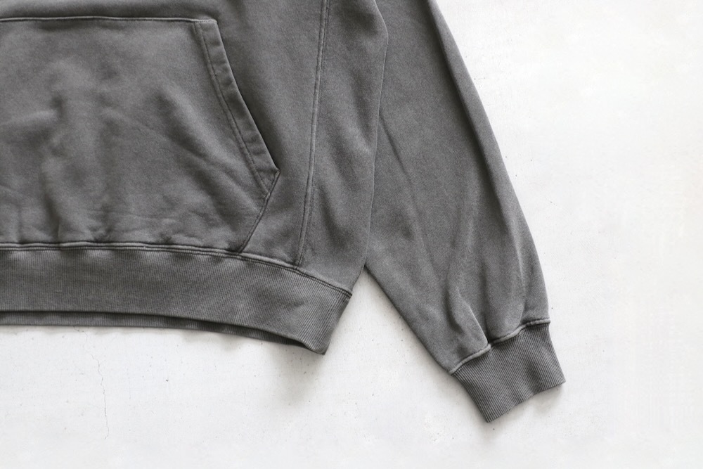 EVCON (���ӥ���) "PIGMENT SWEAT PARKA"