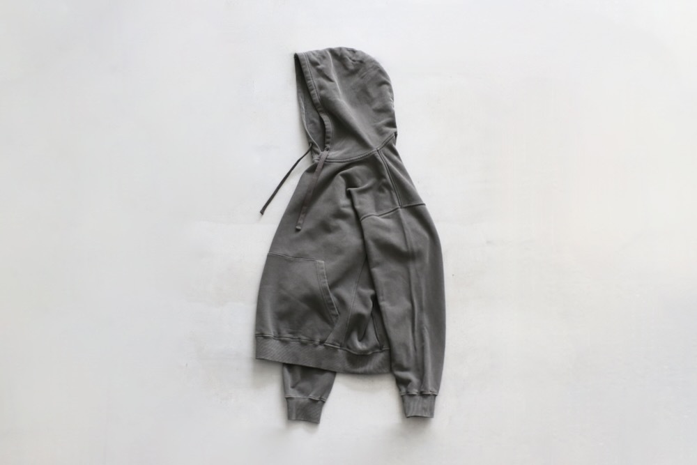 EVCON (���ӥ���) "PIGMENT SWEAT PARKA"