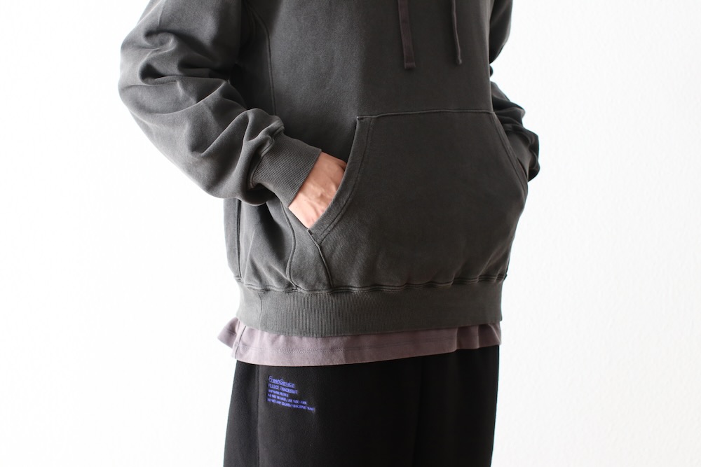 EVCON (���ӥ���) "PIGMENT SWEAT PARKA"