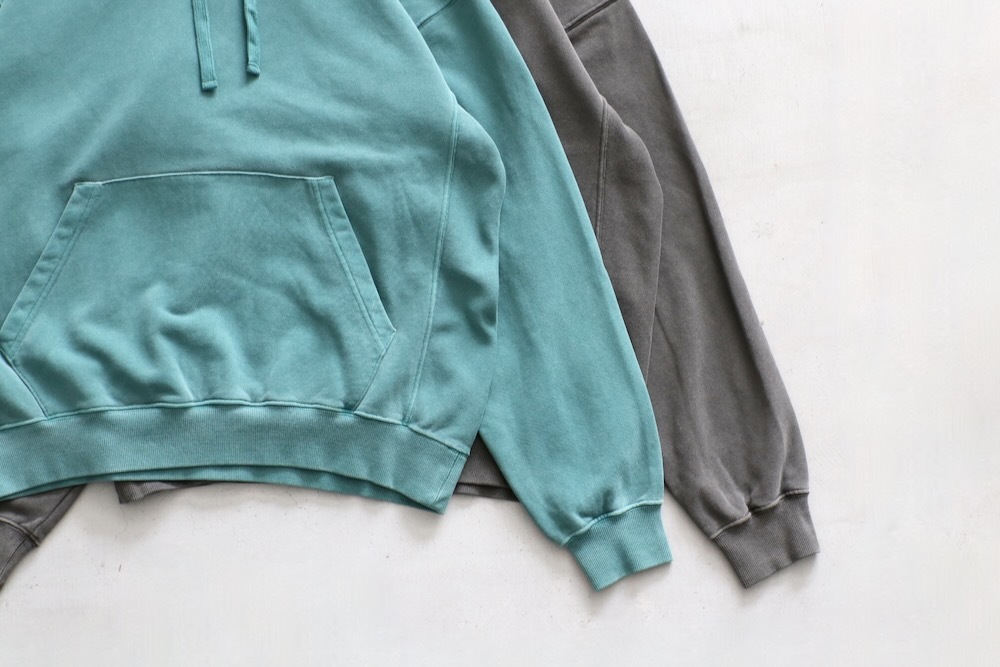 EVCON (���ӥ���) "PIGMENT SWEAT PARKA"