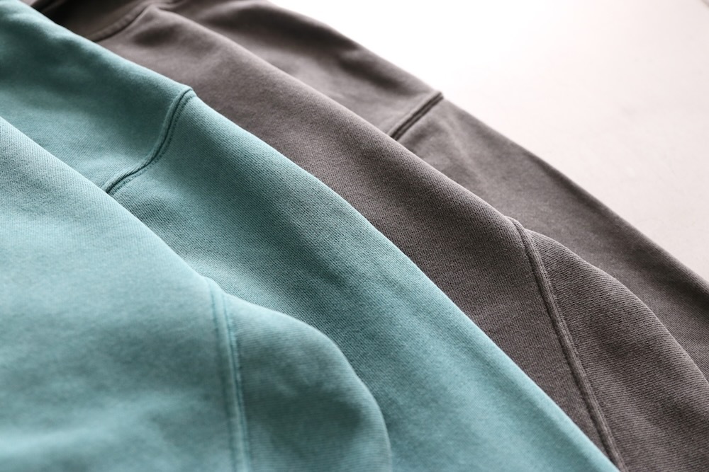 EVCON (���ӥ���) "PIGMENT SWEAT PARKA"