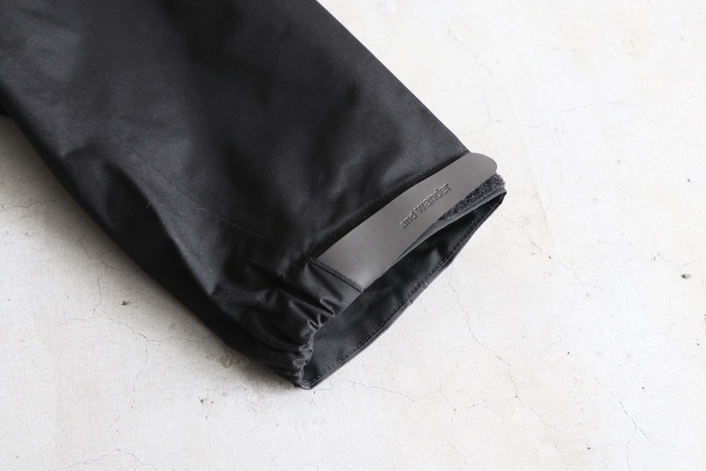 and wander(����ɥ�����) "2.5L hiker rain jacket"