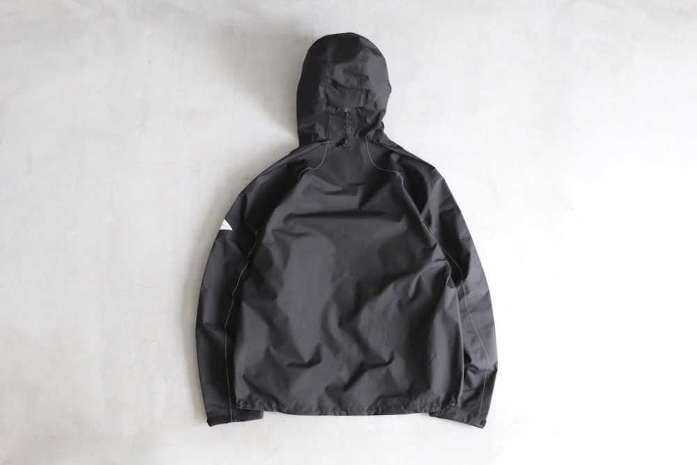 and wander(����ɥ�����) "2.5L hiker rain jacket"