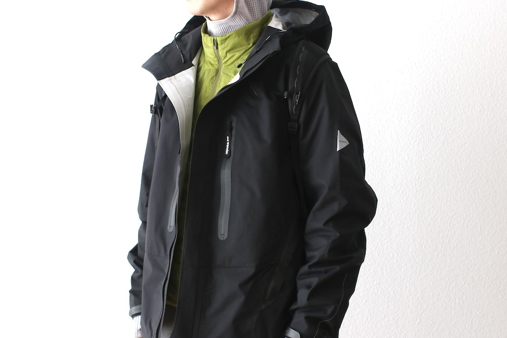 and wander(����ɥ�����) "2.5L hiker rain jacket"