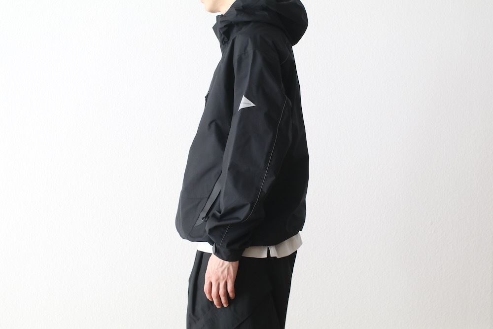 and wander(����ɥ�����) "2.5L hiker rain jacket"