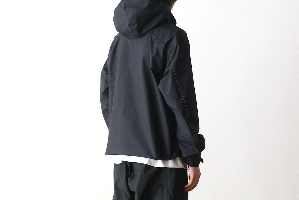 and wander(����ɥ�����) "2.5L hiker rain jacket"