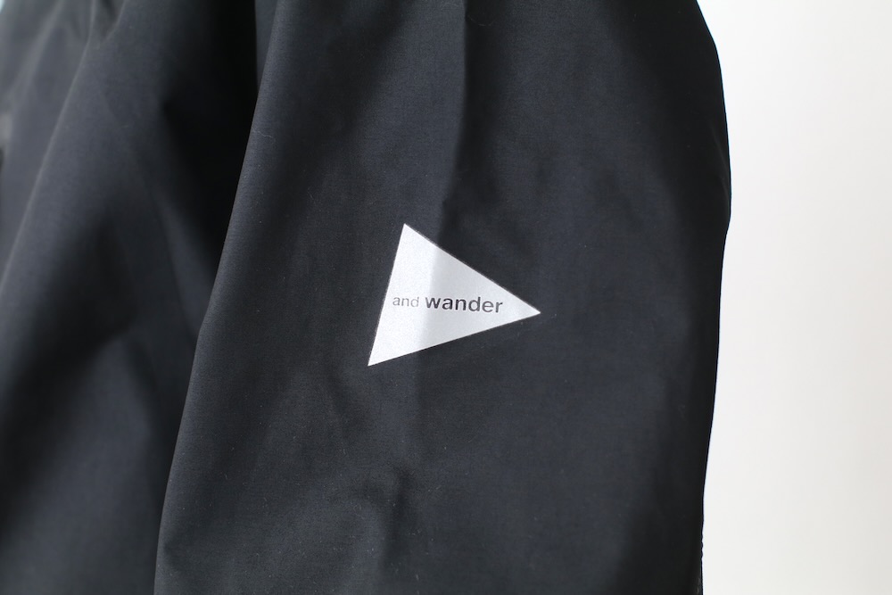 and wander(����ɥ�����) "2.5L hiker rain jacket"