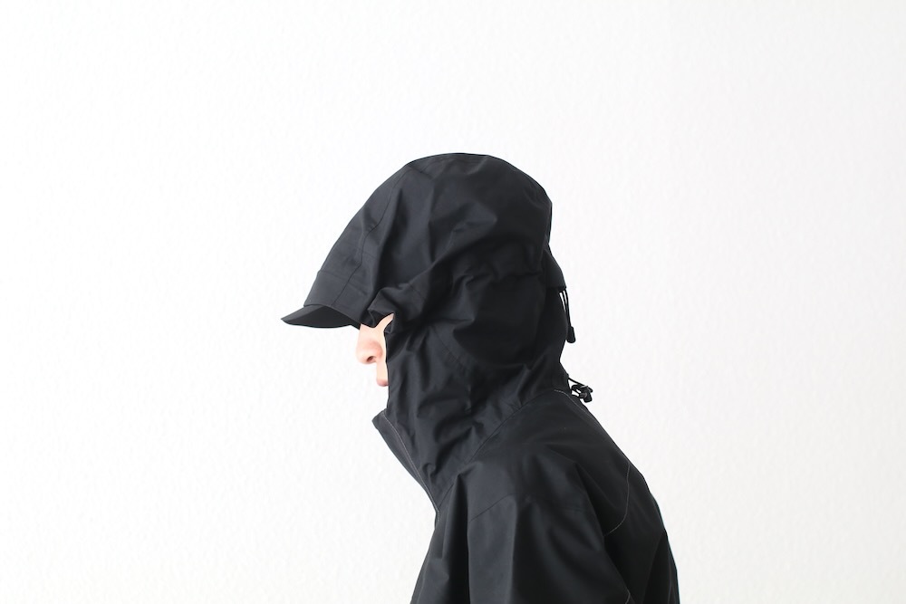 and wander(����ɥ�����) "2.5L hiker rain jacket"