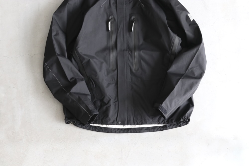 and wander(����ɥ�����) "2.5L hiker rain jacket"