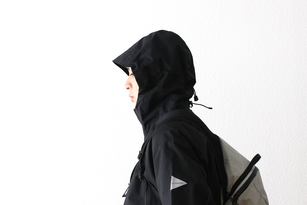 and wander(����ɥ�����) "2.5L hiker rain jacket"