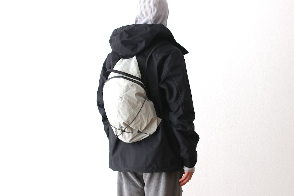 and wander(����ɥ�����) "2.5L hiker rain jacket"