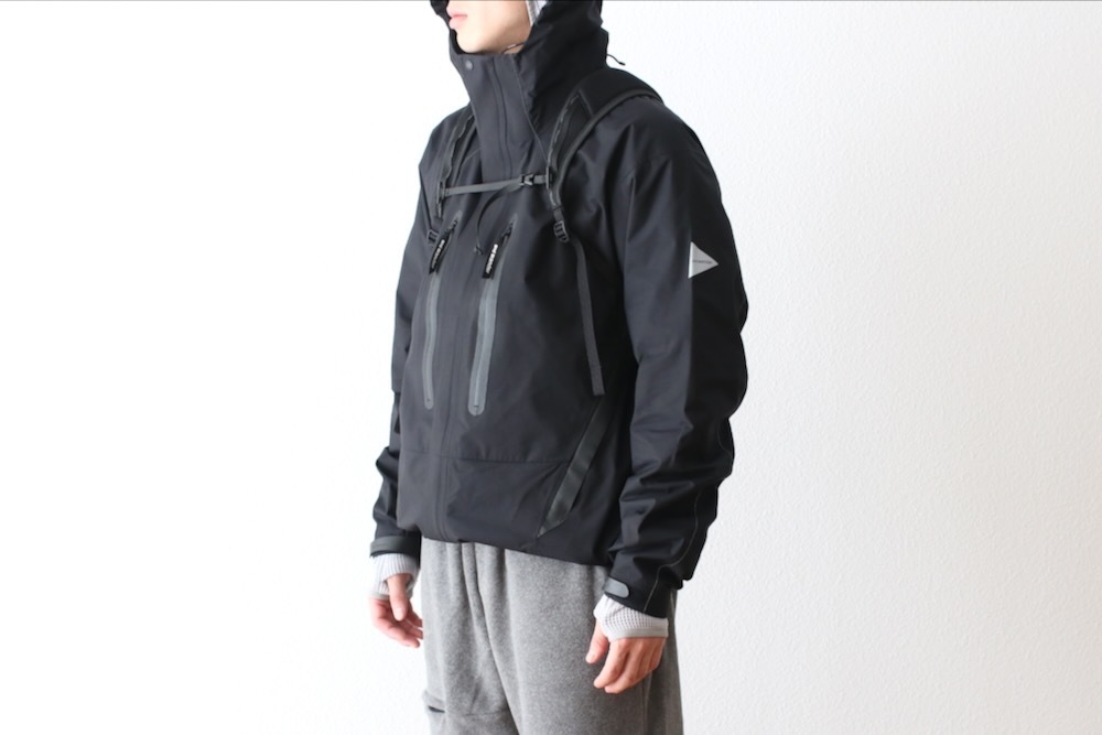 and wander(����ɥ�����) "2.5L hiker rain jacket"