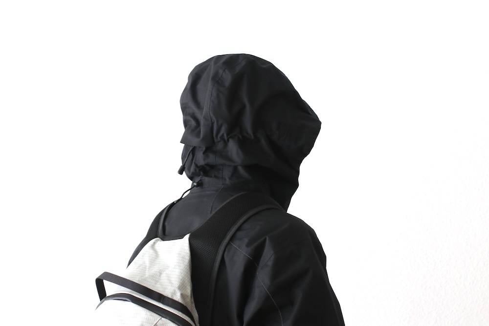 and wander(����ɥ�����) "2.5L hiker rain jacket"