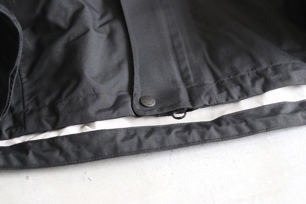 and wander(����ɥ�����) "2.5L hiker rain jacket"