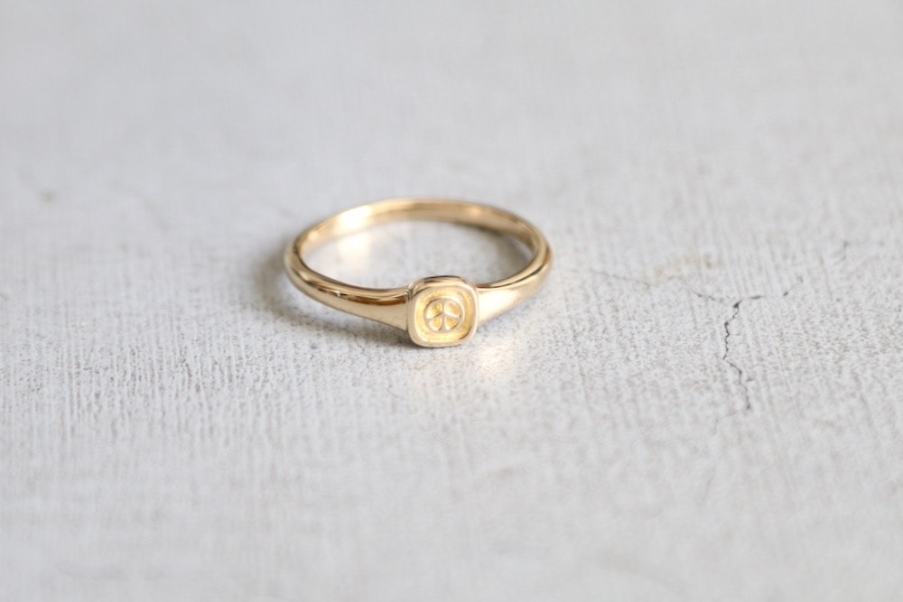 Porter Classic(�ݡ��������饷�å�) "PEACE SIGNET GOLD RING -K18-"