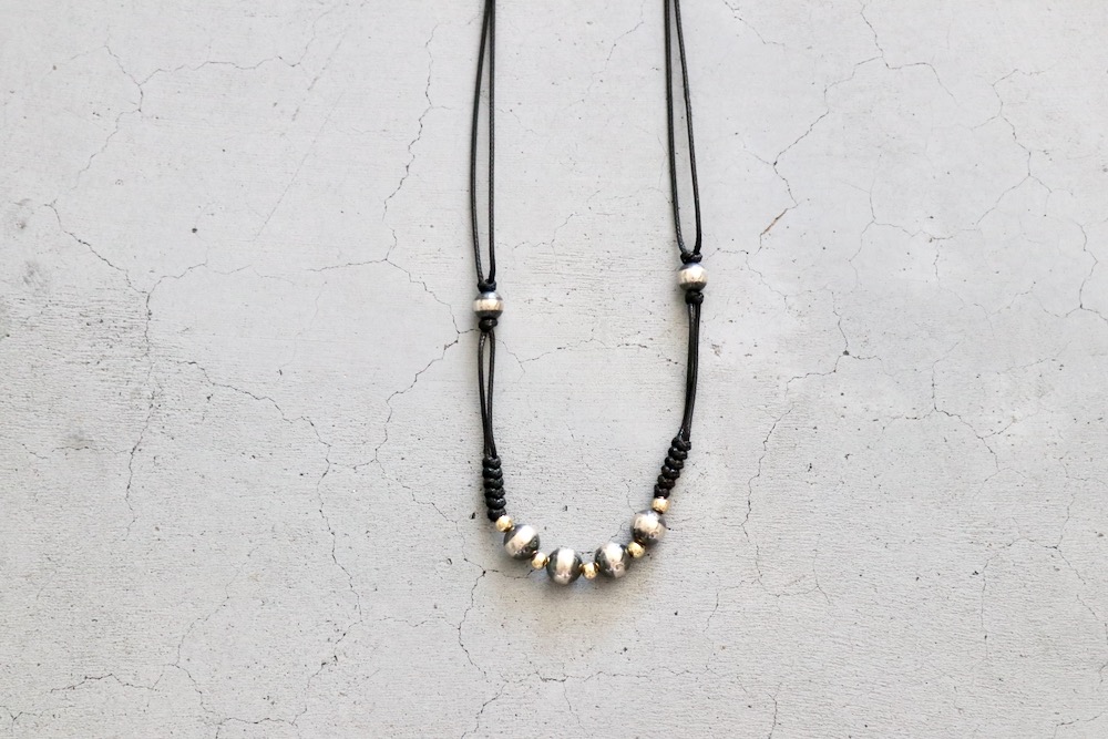 ��ͽ���ʡ�Indian Jewelry (����ǥ����� ���奨�꡼) "Leather Navajo Pearls Necklace 57cm / 58cm -ERICKA NICOLAS BEGAY-"