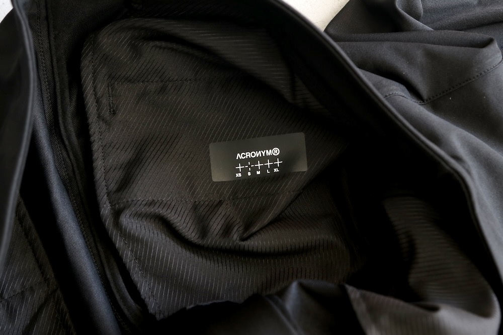 ACRONYM P59-DS Sサイズ ACRONYM P59-E BLACK SIZE XS 日本未入荷 アクロニウムの通販 by