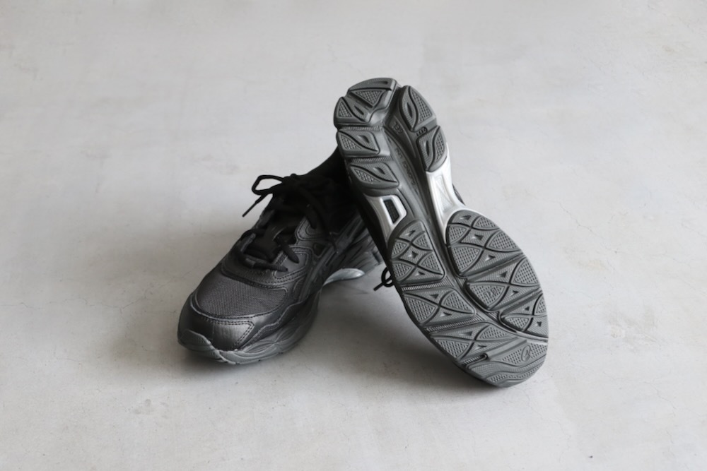 ASICS (�����å���) "GEL-NYC -Black/Black-"