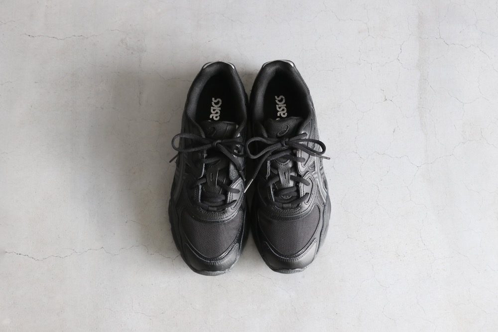 ASICS (�����å���) "GEL-NYC -Black/Black-"