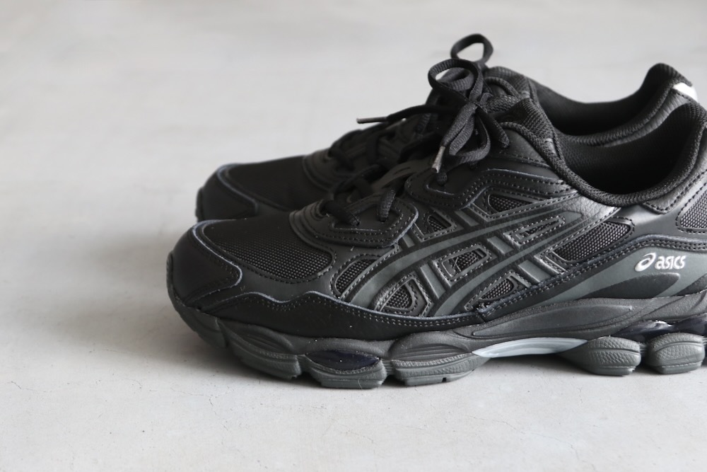 ASICS (�����å���) "GEL-NYC -Black/Black-"