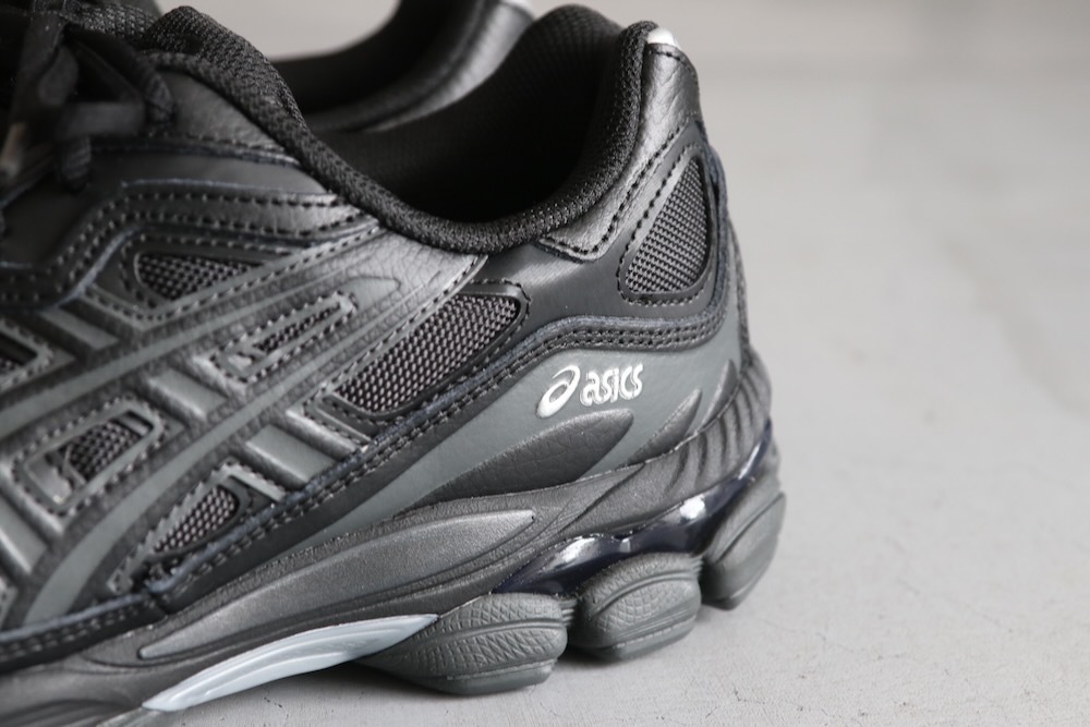 ASICS (�����å���) "GEL-NYC -Black/Black-"