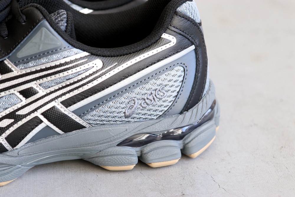 ASICS (å) "GEL-NYC 2055"