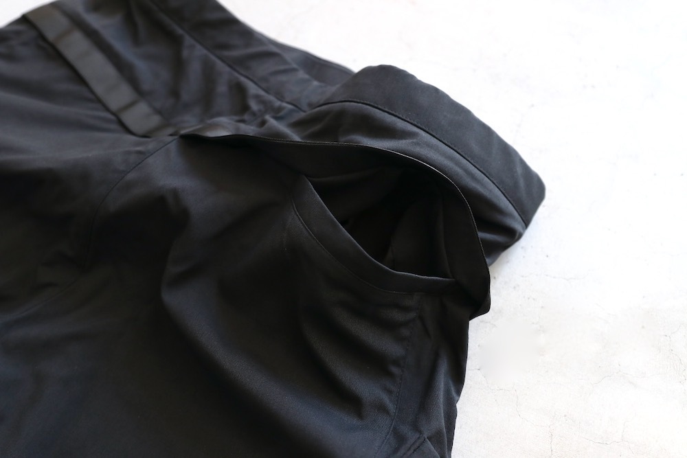 ACRONYM(˥) "SP29-M LIGHTSHELL NYLON STRETCH SHORT PANT (STRAIGHT FIT)"