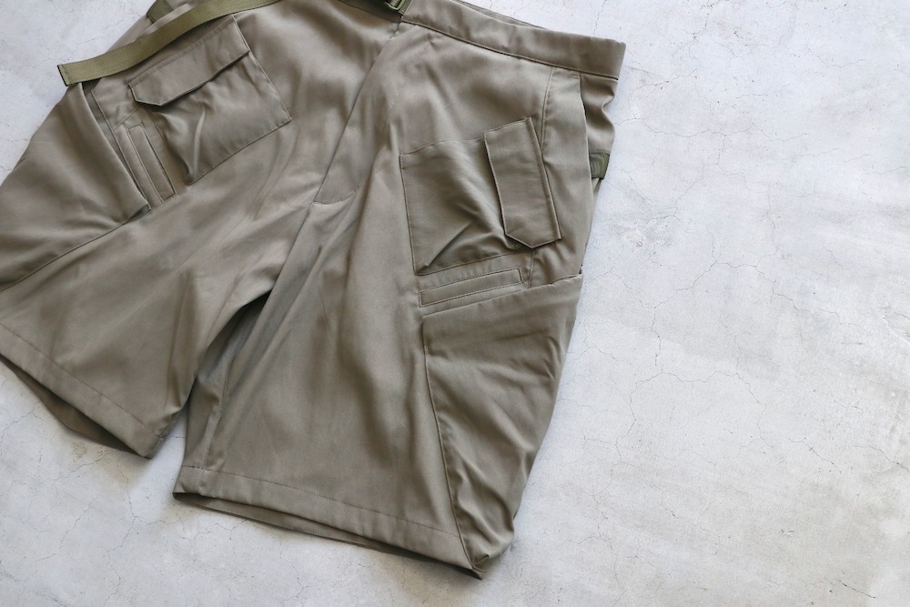 ACRONYM(˥) "SP29-M LIGHTSHELL NYLON STRETCH SHORT PANT (STRAIGHT FIT)"
