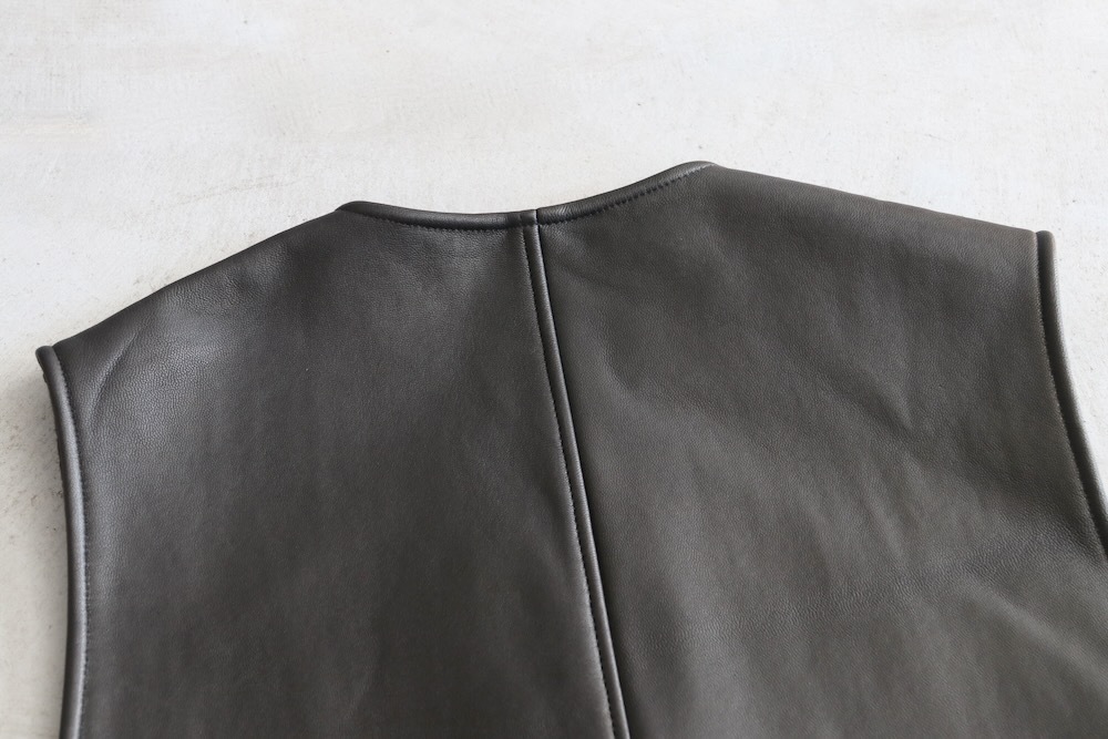 ssstein(奿) "BONDED LEATHER VEST"