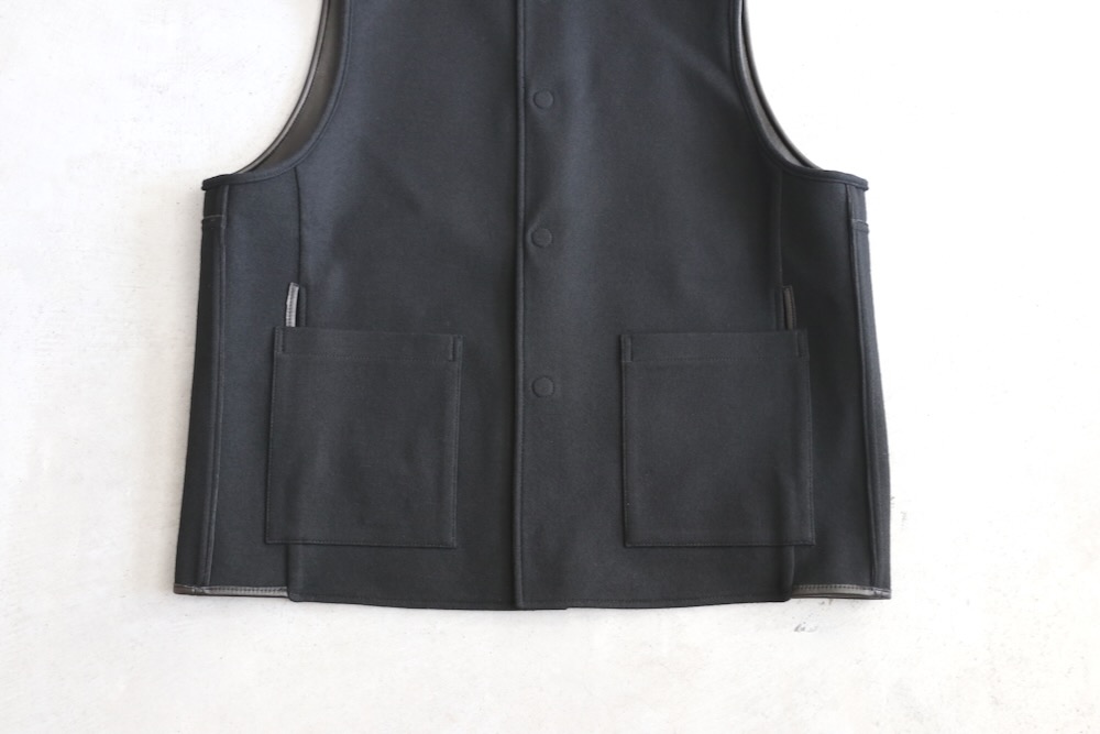 ssstein(奿) "BONDED LEATHER VEST"