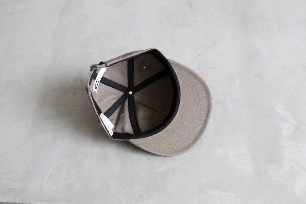 C.E() "CONTENTLESS CAP"