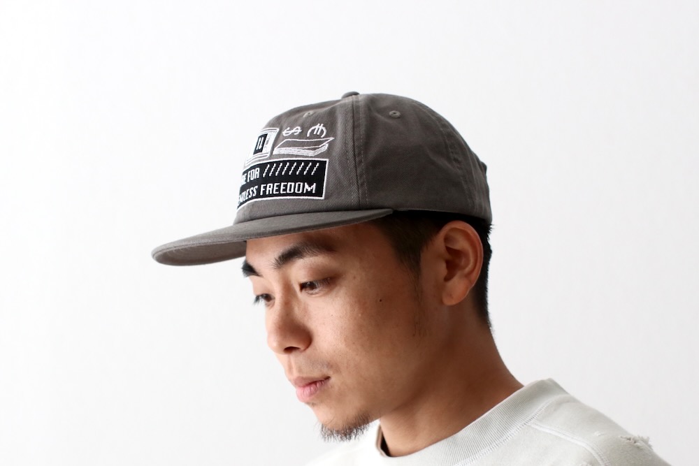 C.E() "CONTENTLESS CAP"