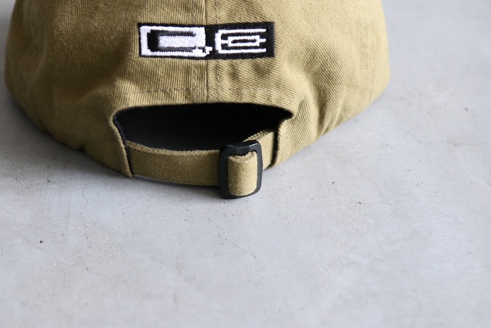 C.E() "CONTENTLESS CAP"