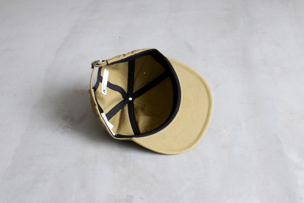 C.E() "CONTENTLESS CAP"