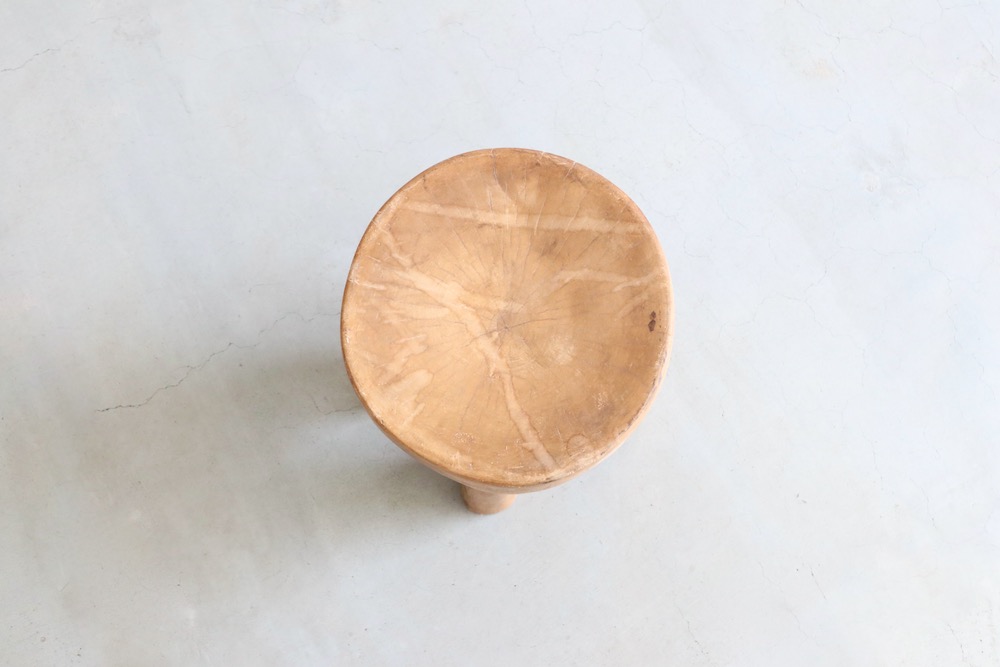 African Crafts (アフリカ工芸品) “セヌフォ族のスツール - LIGHT